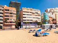 Las Canteras Seafront Apartment 