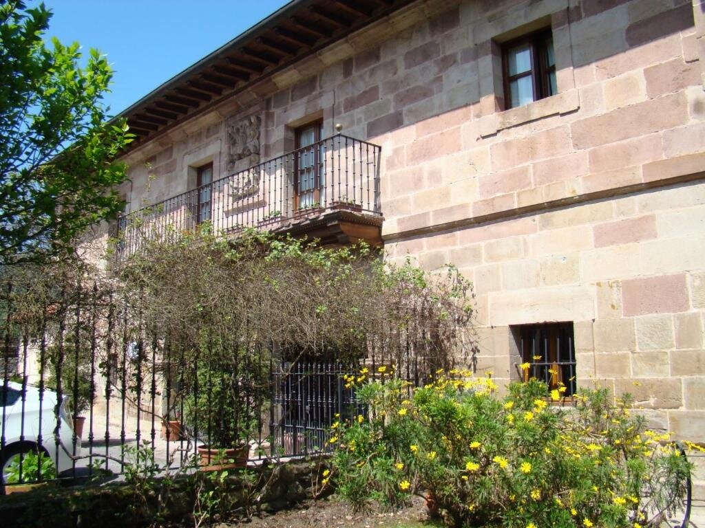 Casona De La Salceda 