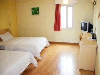 7Days Inn CaiYuan Bai Railway Station 