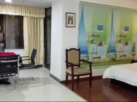 Bai Mei Business Hotel 