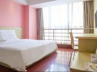 7Days Inn Beijing (Liujiayao Subway Station Song Zhuang Road) 