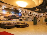 V10 Car Culture Theme Hotel 