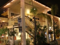 Caravelle Inn & Suites 2*