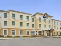 Days Inn Victoria 2*