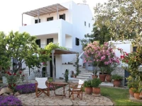 Perlegiannika Houses 4*