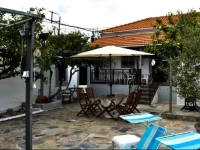 Theos House 