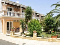 Lea Apartments 2*