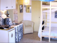 Adonis Guesthouse