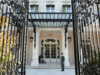 Shangri-La Hotel