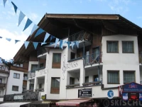 Garni Strass 4*