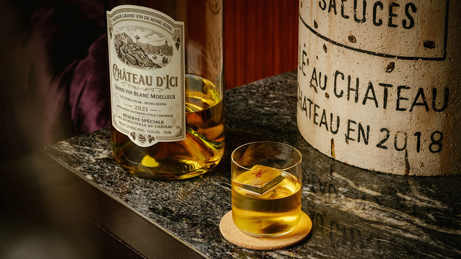 Выбери бутылку, найди истину: Caprice Bar в Four Seasons Hotel Hong Kong запускает новое коктейльное меню «Illusion»