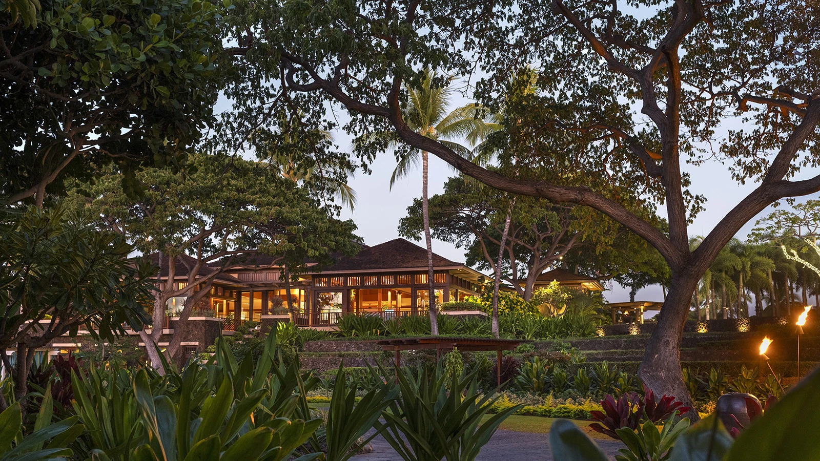 Four Seasons Resort Hualalai отмечает три десятилетия истории на Большом острове Гавайев