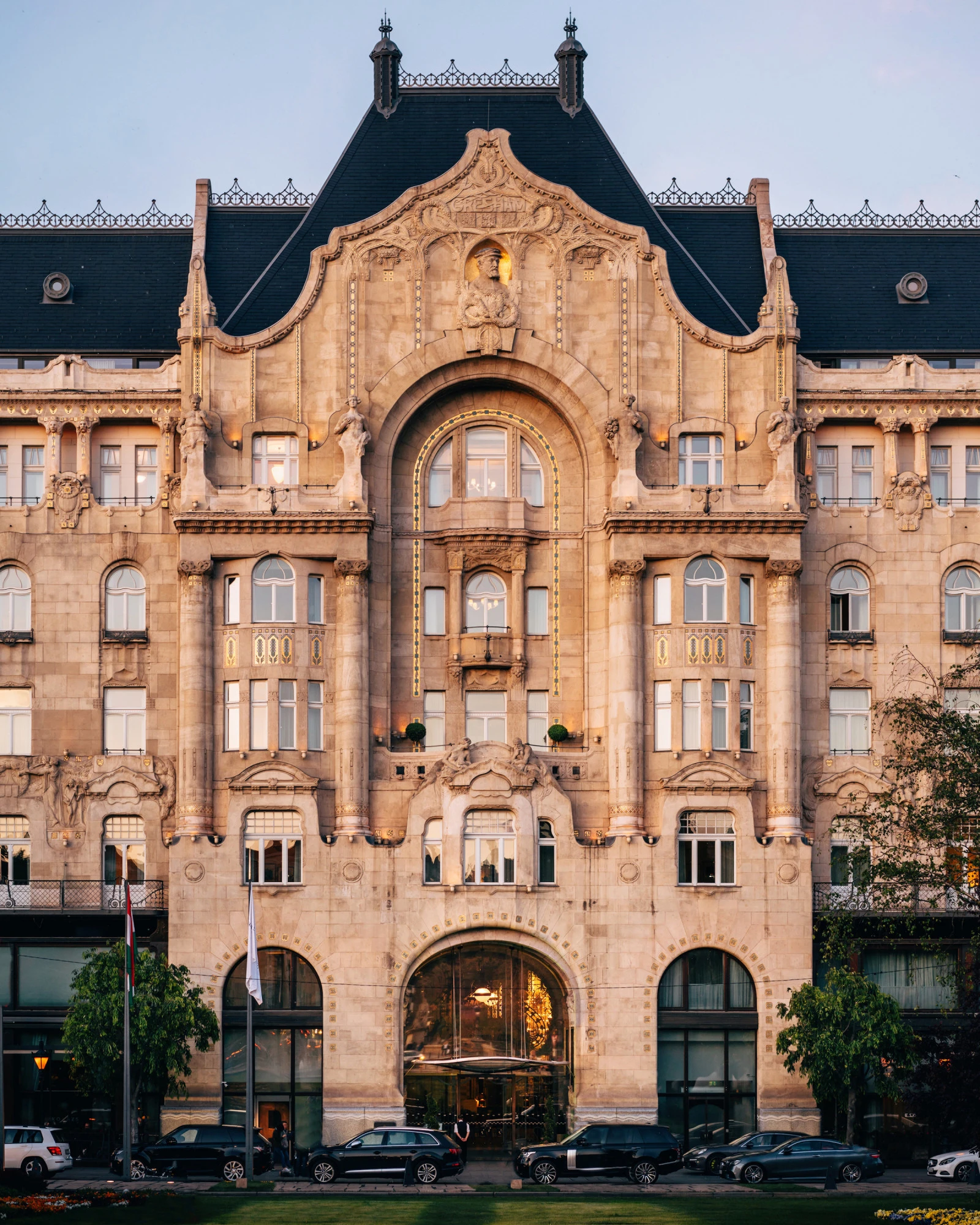 Four Seasons Hotel Gresham Palace Budapest вошел в гид 50 Best Discovery