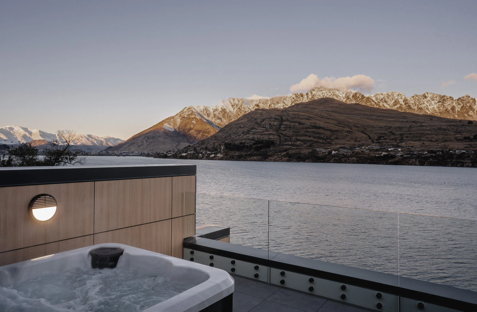 Minor Hotels представляет Avani Queenstown — курорт на берегу озера в столице приключений Новой Зеландии