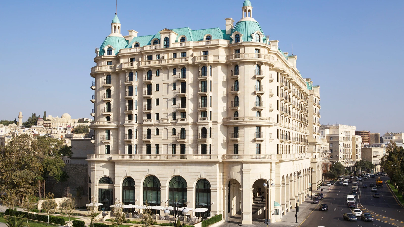 Обратный отсчёт начался: гоночный уикенд снова в центре города в Four Seasons Hotel Baku