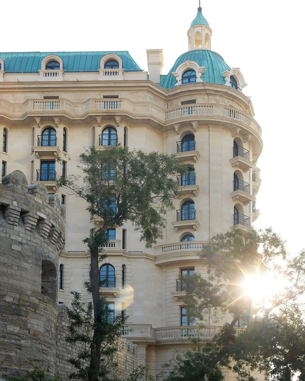 Обратный отсчёт начался: гоночный уикенд снова в центре города в Four Seasons Hotel Baku