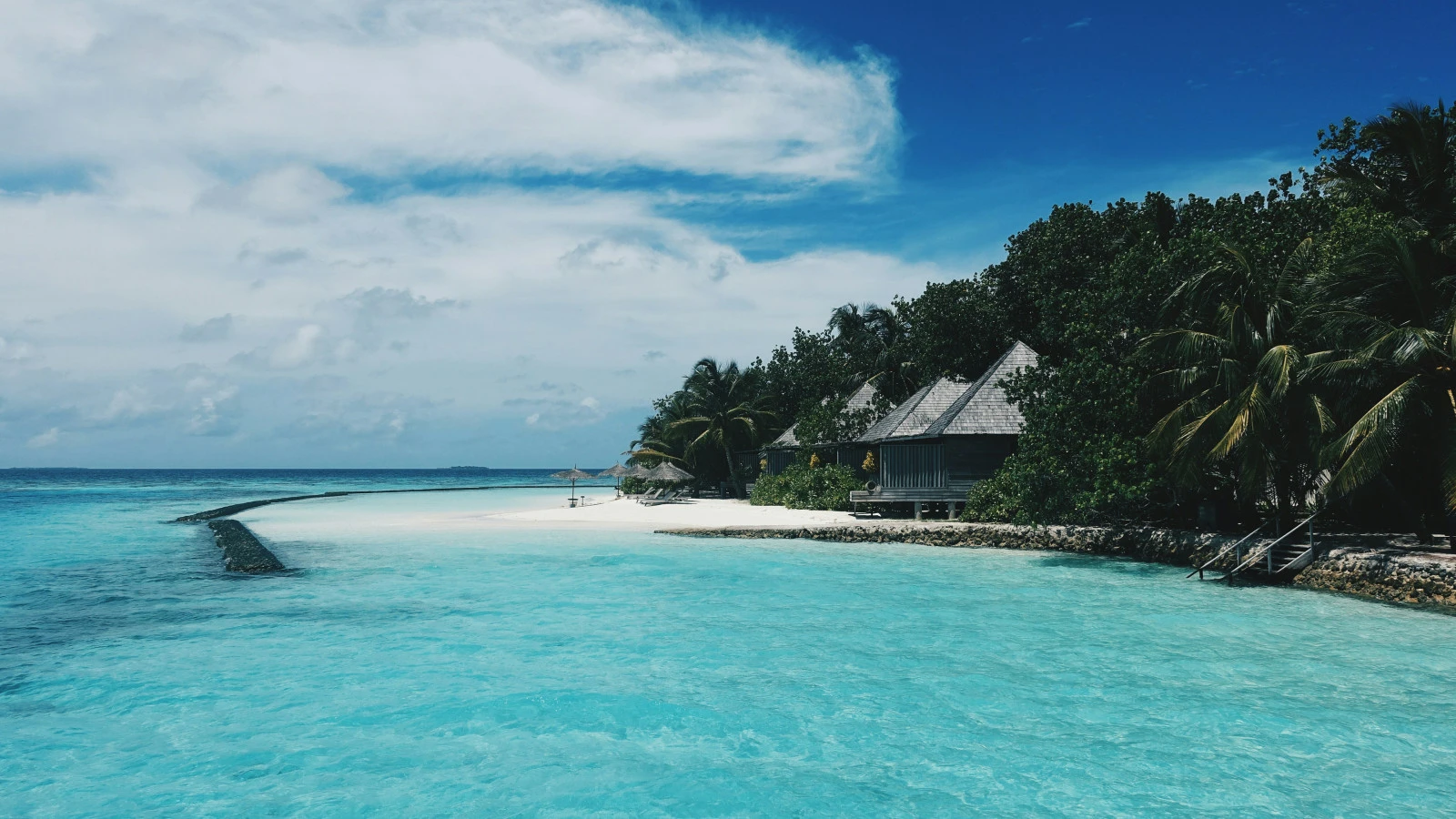 Visit Maldives объявляет о партнёрстве с ROGUE by Naju в качестве официального стилистического партнёра церемонии World Travel Awards для региона Азии, Океании