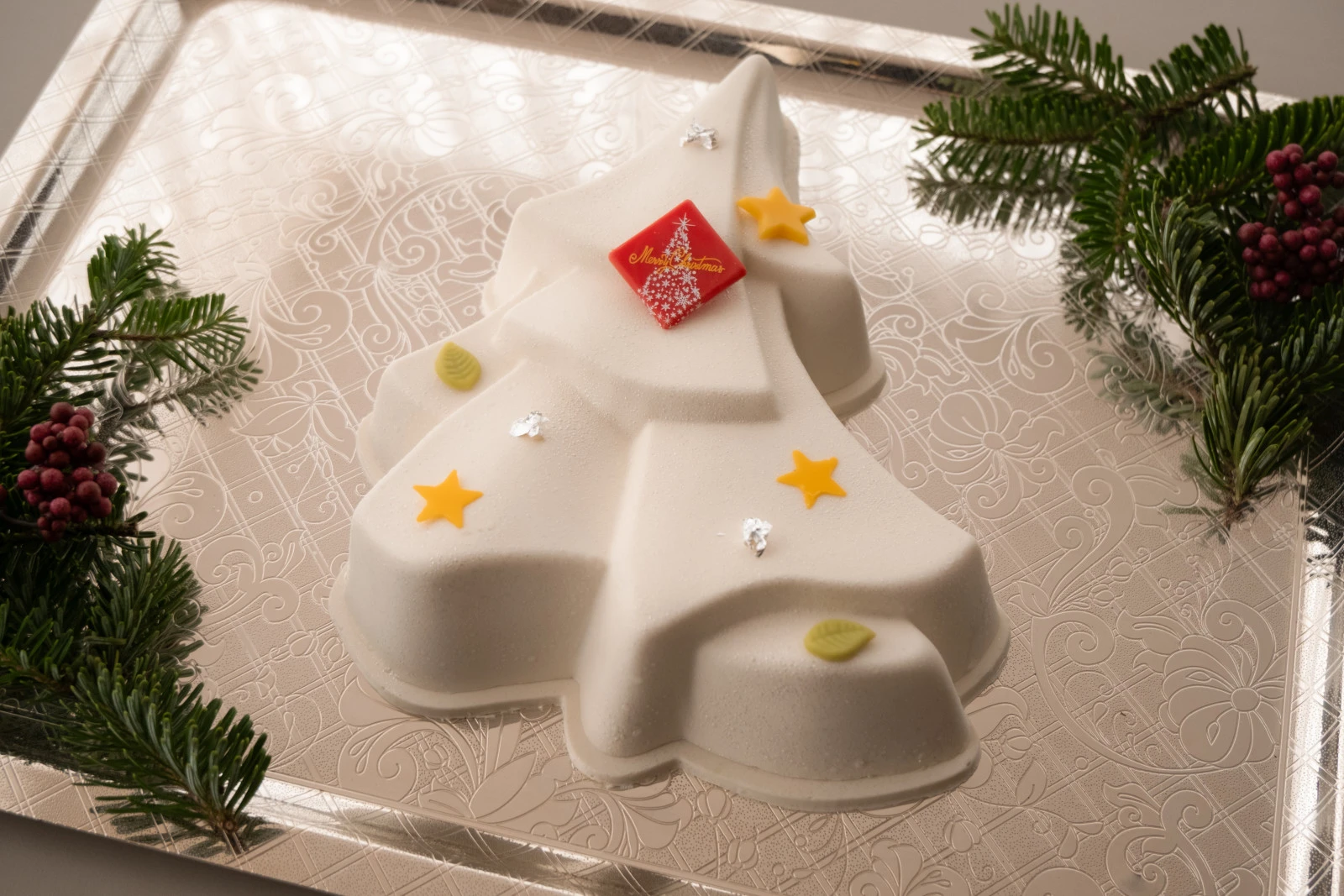 Отель Four Seasons Hotel Tokyo at Marunouchi представил праздничную коллекцию блюд на вынос