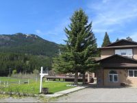  Burmis Bed and Bales