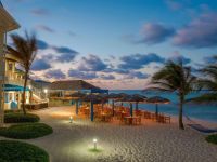  Castaways Cayman Beach Resort