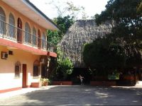  Hotel y Restaurante La Fonda Escondida