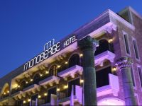  Monoberge Hotel