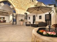  The Antiquity Heart Mansion