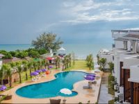  Saint Tropez Beach Resort Hotel