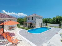  Four-Bedroom Holiday home Cilipi with an Outdoor Swimming Pool 07