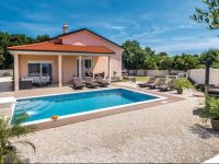  Three-Bedroom Holiday home Pula with an Outdoor Swimming Pool 07