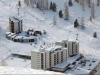  Four-Bedroom Apartment Rosablanche