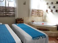  El Encanto Inn & Suites