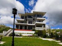  8 Suites by Fat Jimmys