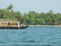  Illikkalam Lake Resort