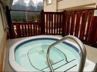  Banff Boundary Lodge