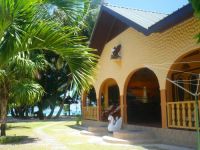  Anse Kerlan Beach Chalets