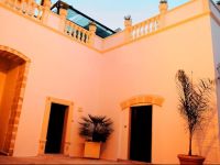  Exedra Holiday House