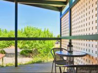  Wine and Roses Bed and Breakfast