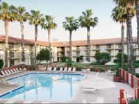  DoubleTree by Hilton Bakersfield