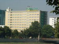  Holiday Inn