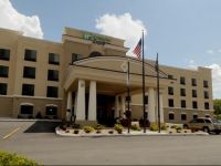  Holiday Inn Express Somerset