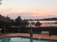  Lakeview Backpackers