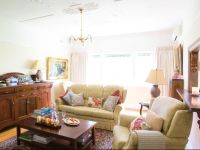  Adeline Bed and Breakfast