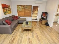  North Ryde Self-Contained Two-Bedroom Apartment (7KHRT)