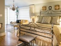  Crystals View Bed & Breakfast