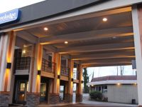  Lions Gate Travelodge