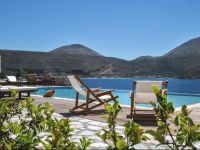  О•n Plo Luxury Suites