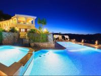  Villa Akros and Apartments