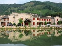  Taohuatanpan Holiday Hotel