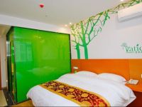  Vatica Guangdong Shenzhen Longhua Qinghu Metro Station Hotel